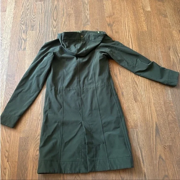 Lululemon Rain Coat - Picture 3 of 4